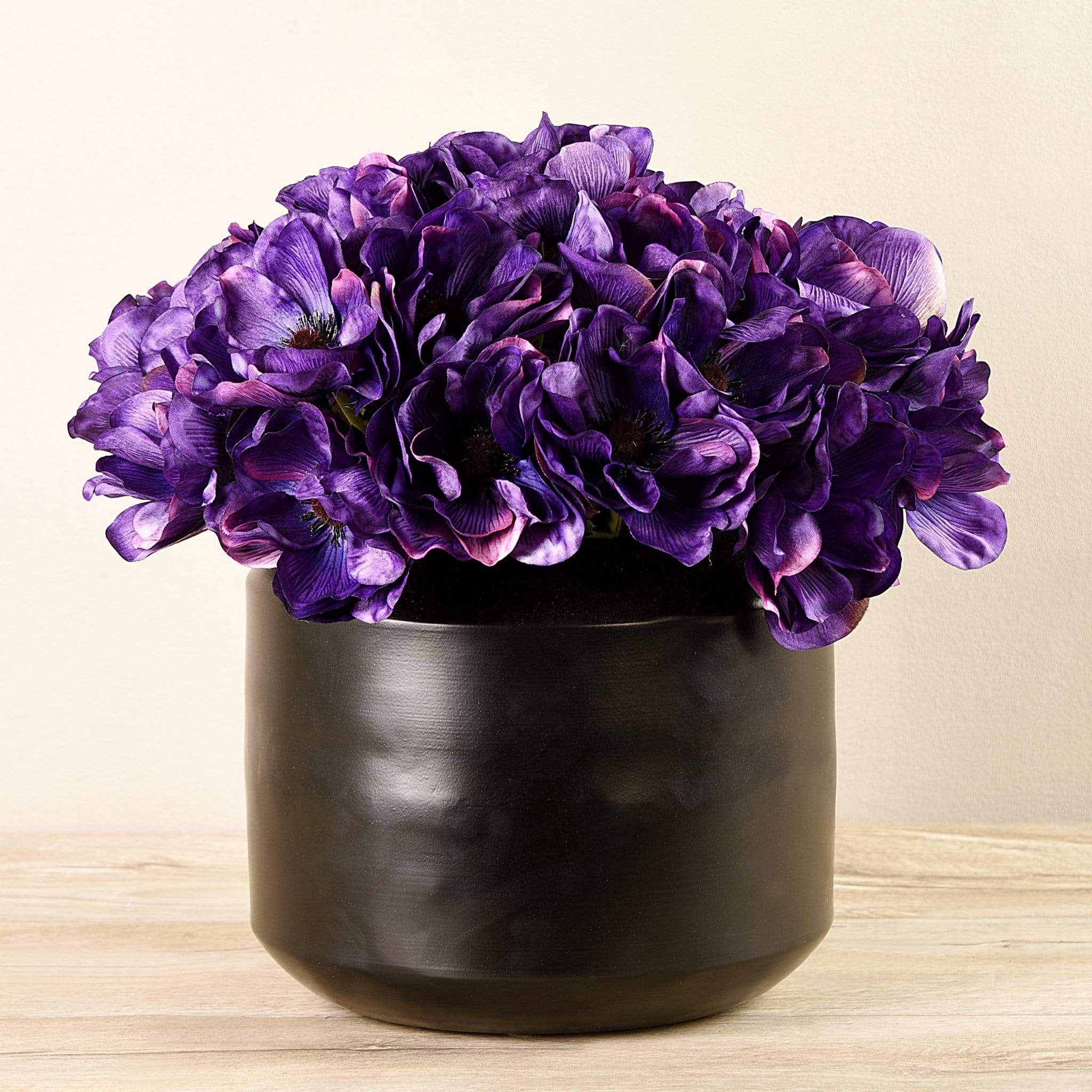 Artificial Anemone in Black Vase - Bloomr