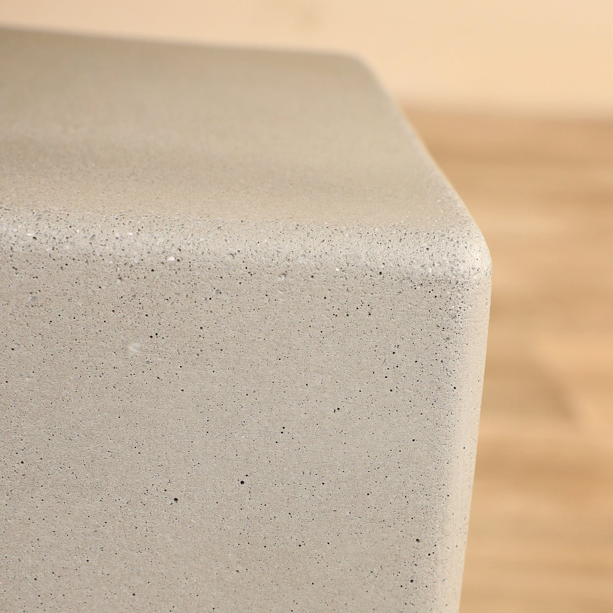 Mikki <br>Concrete Side Table - Bloomr